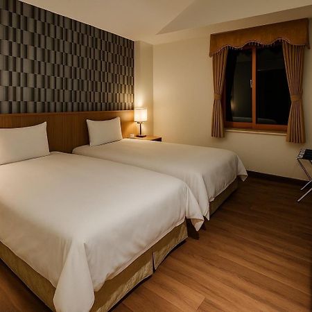 Sung Tai Hotel Гаосюн Экстерьер фото
