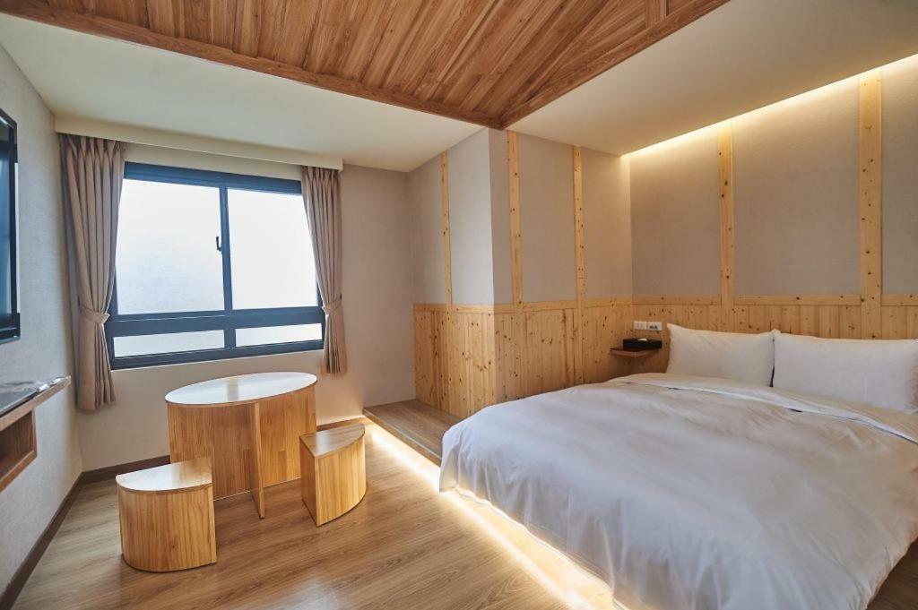 Sung Tai Hotel Гаосюн Экстерьер фото